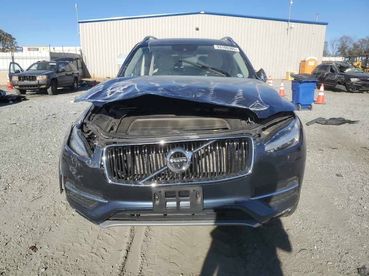 Volvo XC90 T6 Image 3