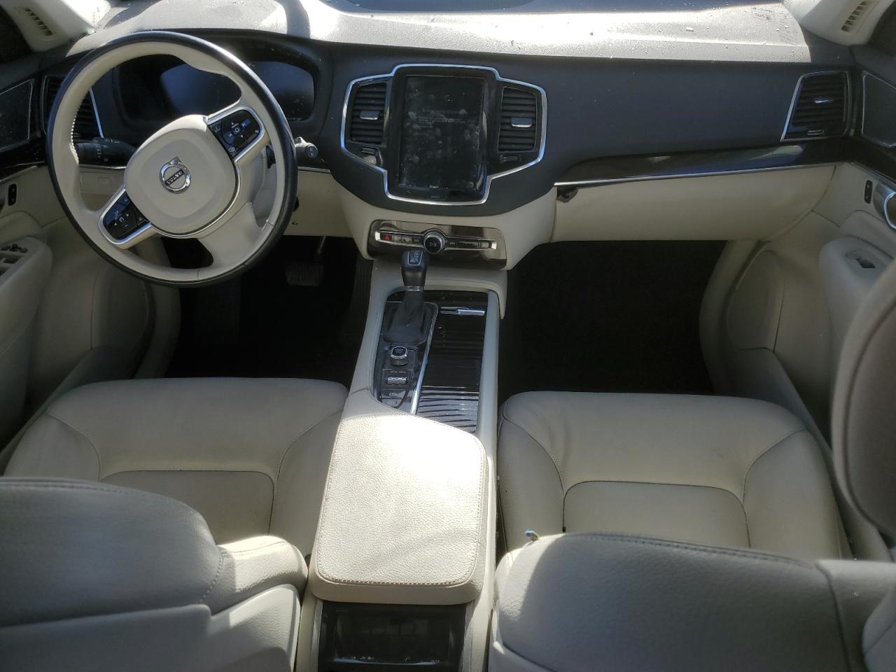 Volvo XC90 T6 Image 5