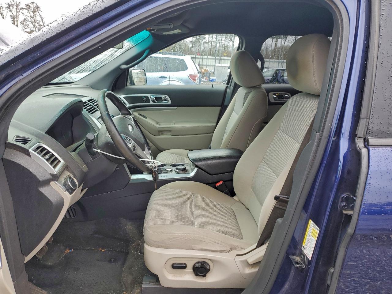 Ford Explorer Xlt Image 6