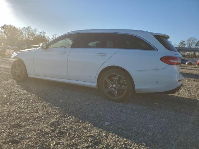 Mercedes-Benz E-Class 400 4matic Image 11