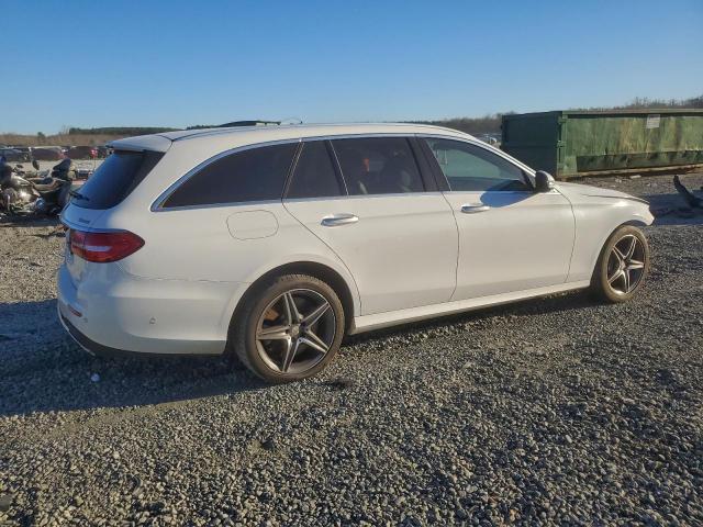 Mercedes-Benz E-Class 400 4matic Image 2