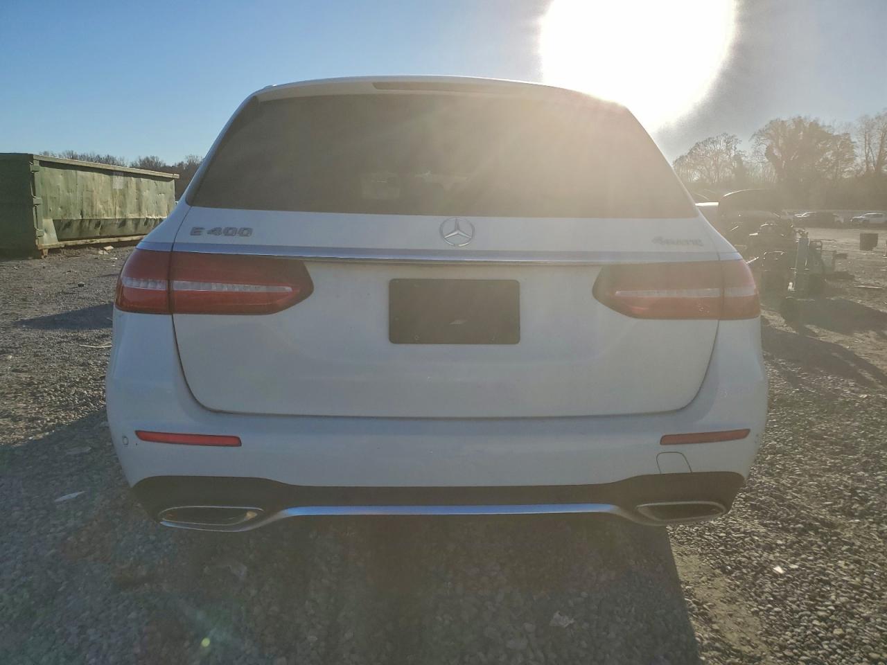 Mercedes-Benz E-Class 400 4matic Image 12