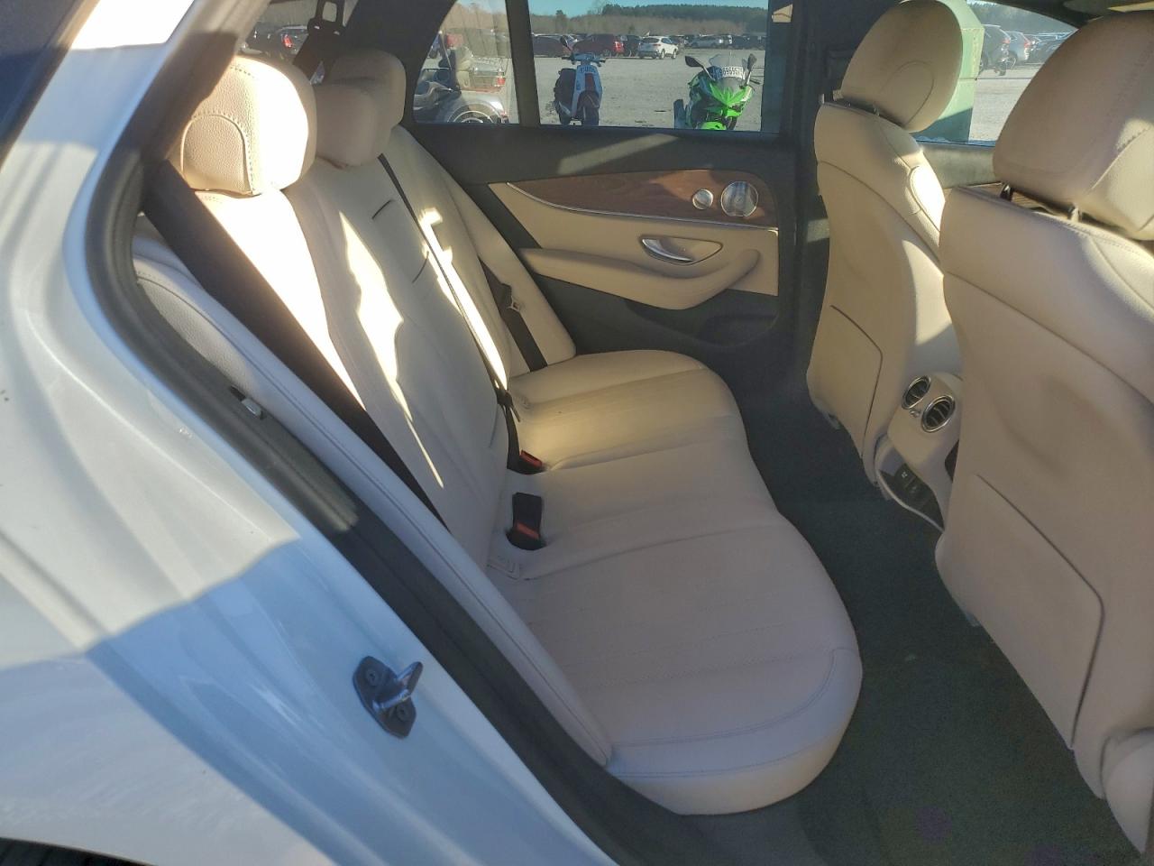 Mercedes-Benz E-Class 400 4matic Image 6