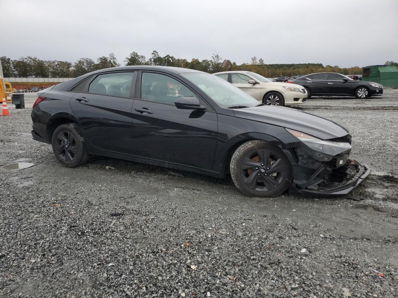 Hyundai ELANTRA Sel Image 12