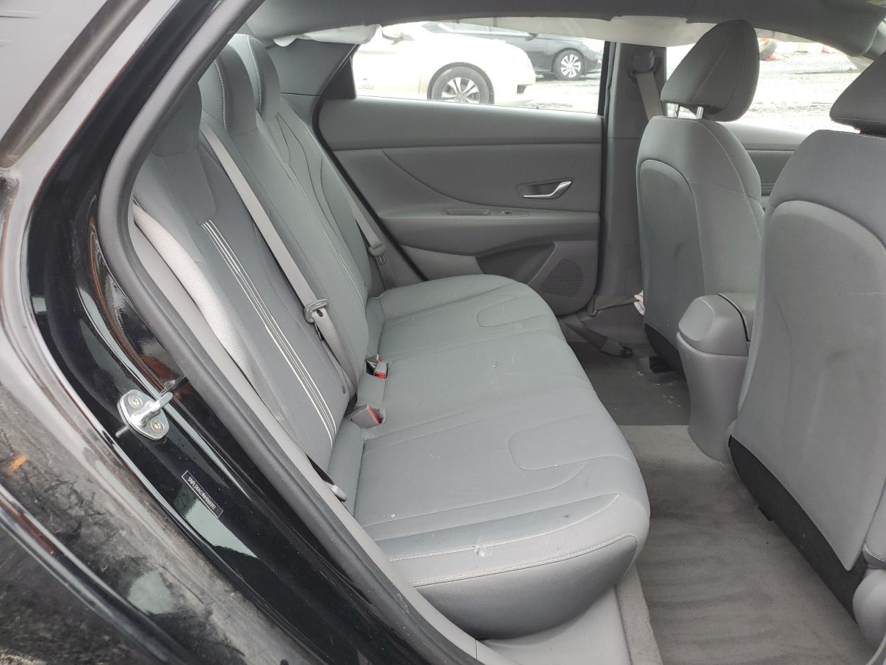 Hyundai ELANTRA Sel Image 10