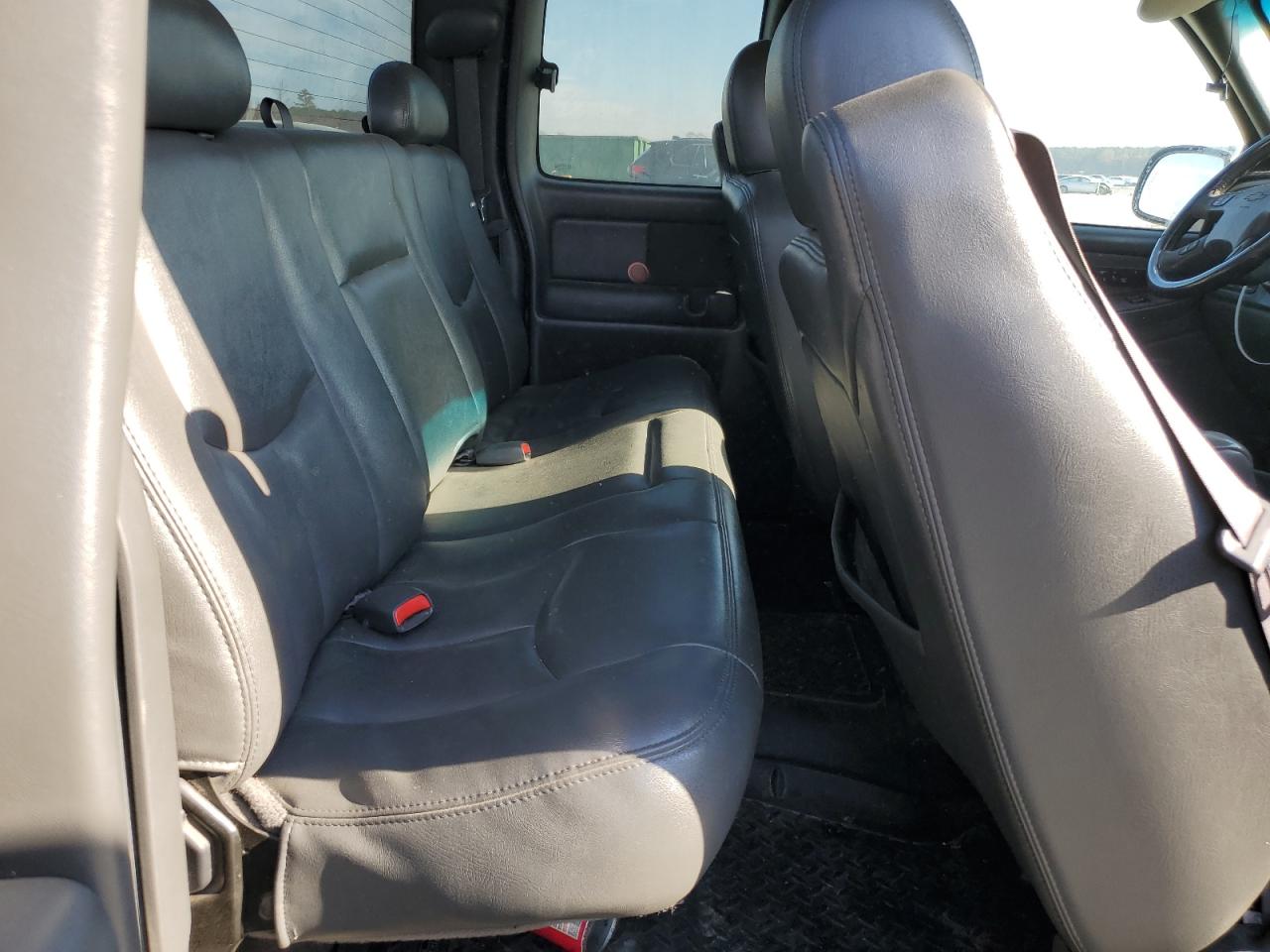 Chevrolet Silverado K1500 Image 11