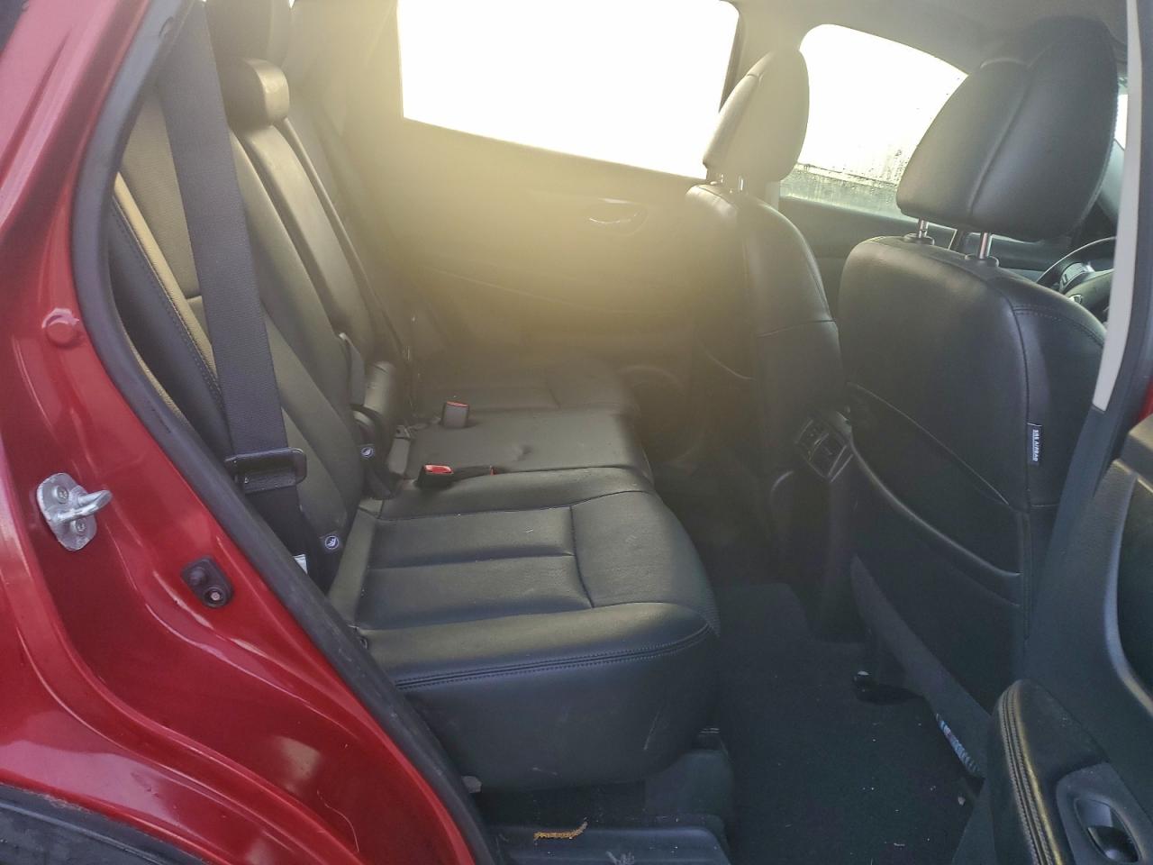 Nissan Rogue S Image 6