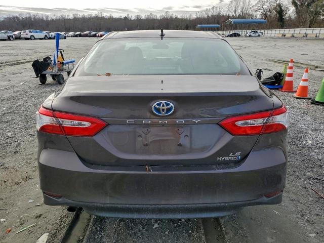 Toyota Camry Le Image 13