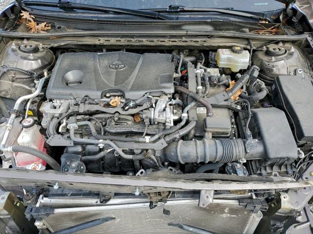 Toyota Camry Le Image 8