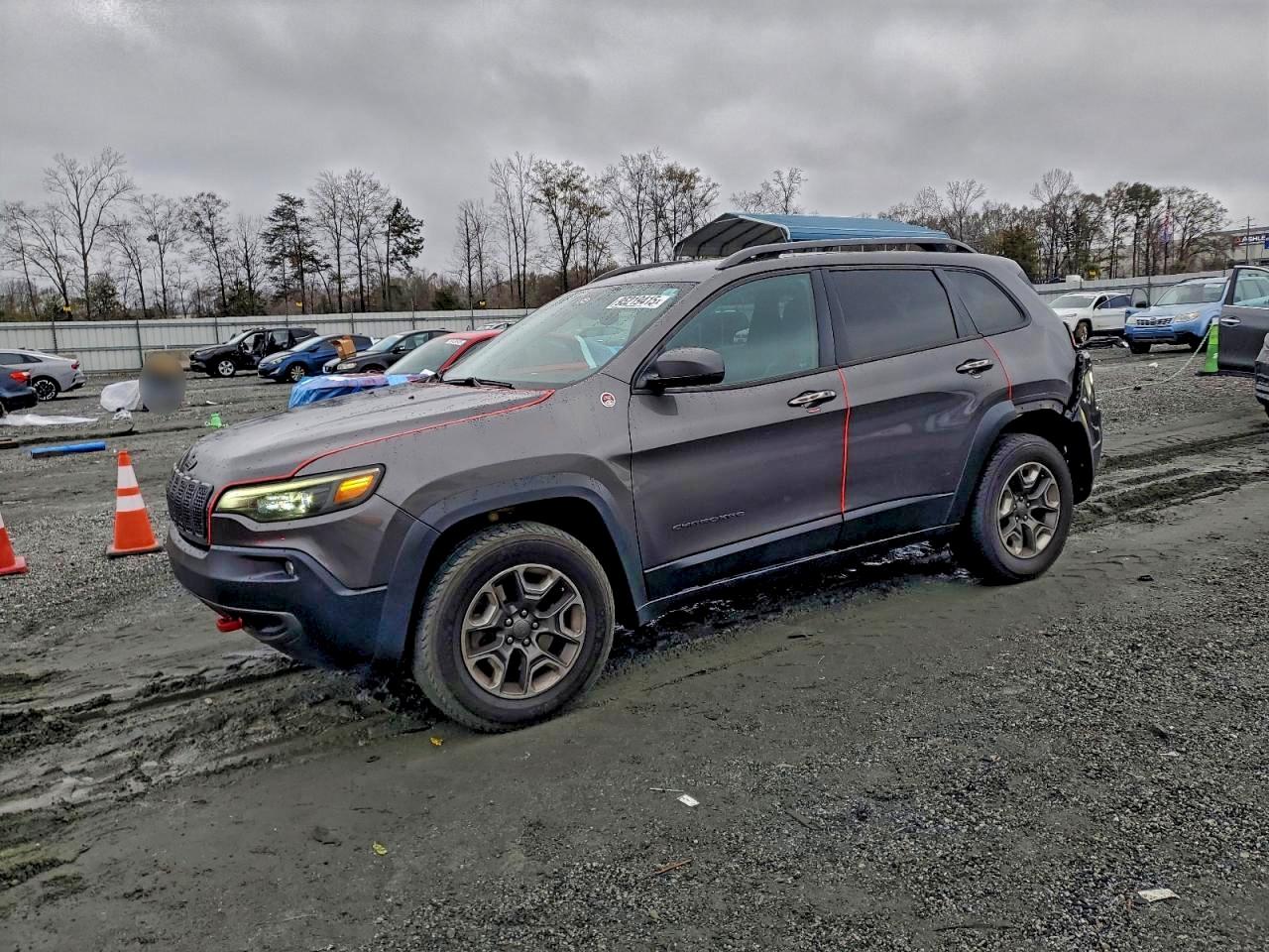 Jeep Cherokee Trailhawk Image 1