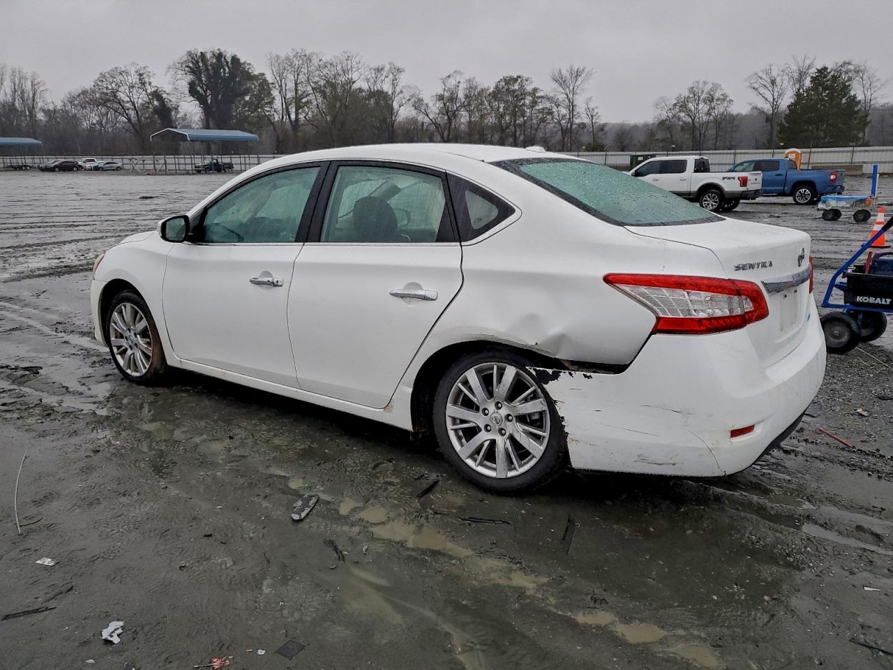 Nissan Sentra S Image 2