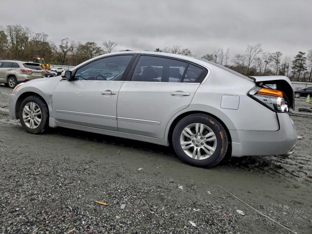 Nissan Altima Base Image 2