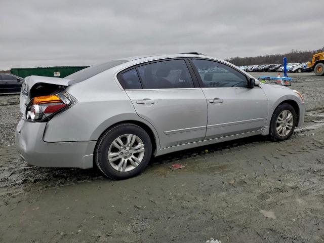 Nissan Altima Base Image 3