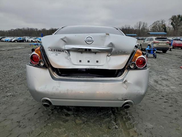 Nissan Altima Base Image 4