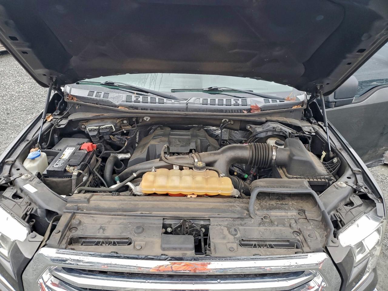 Ford F-150 Supercrew Image 11