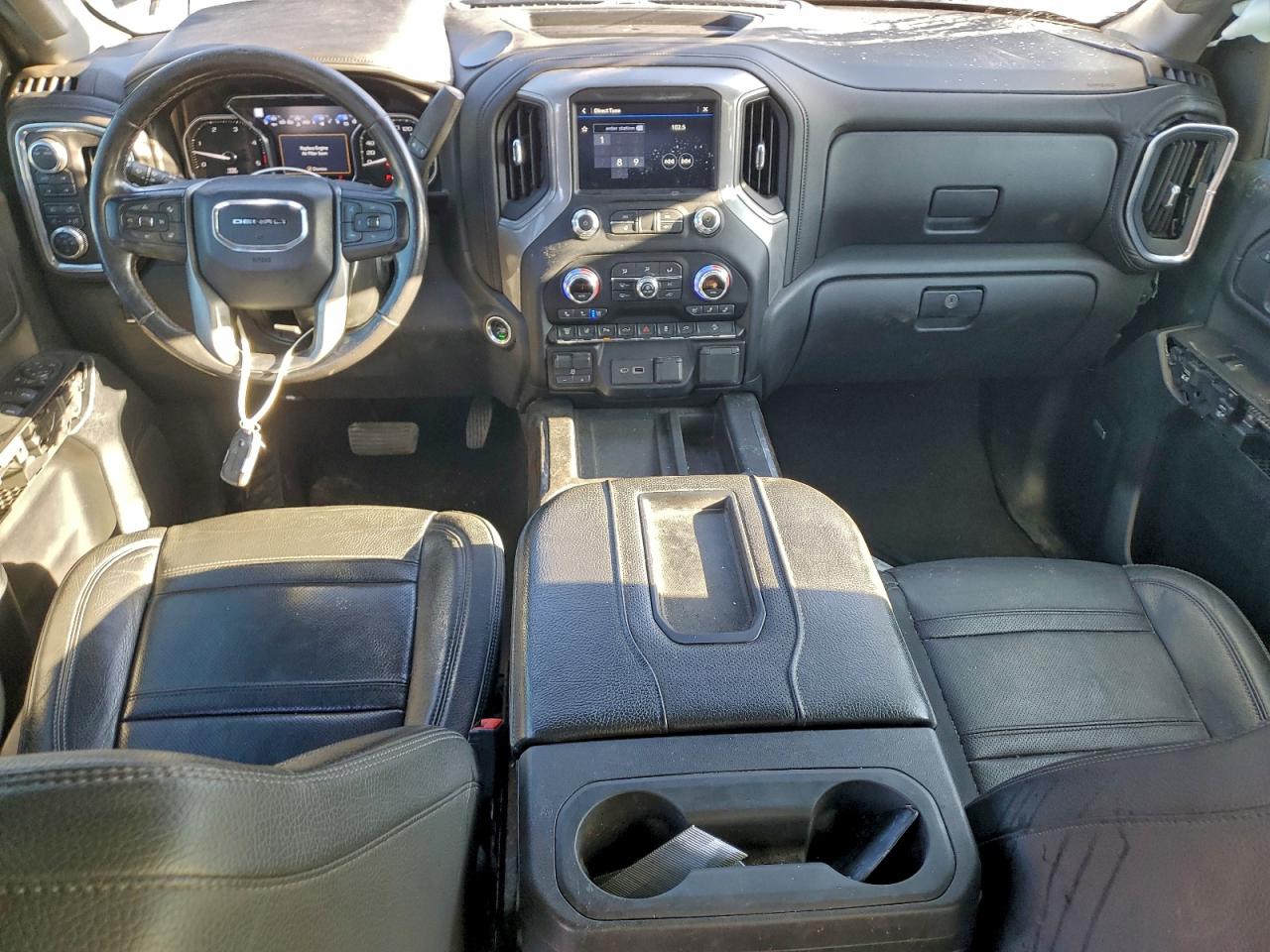 GMC Sierra K2500 Denali Image 6