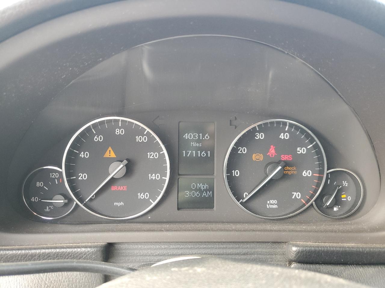 Mercedes-Benz C-Class 230k Sport Sedan Image 2