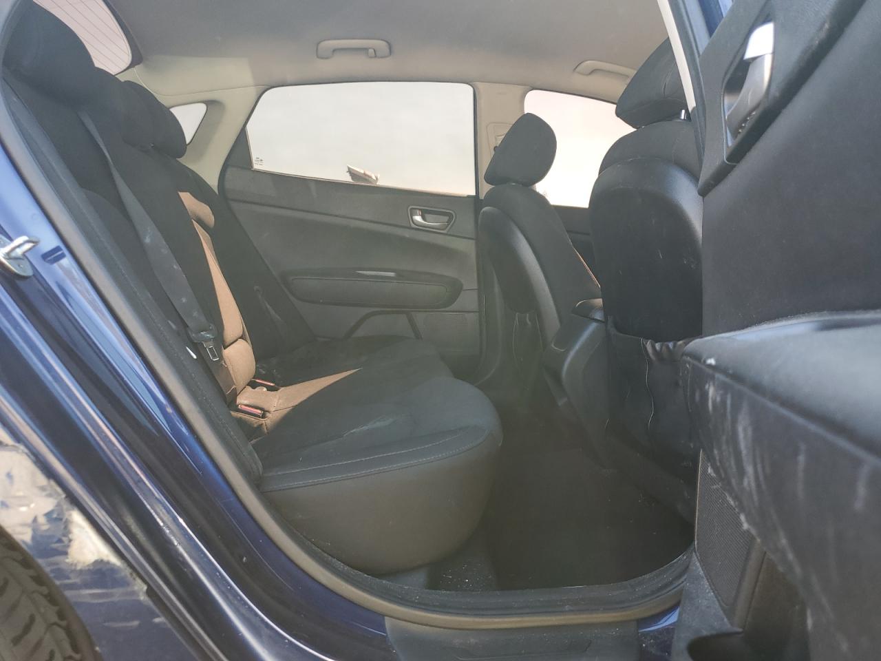 Kia Optima Lx Image 2