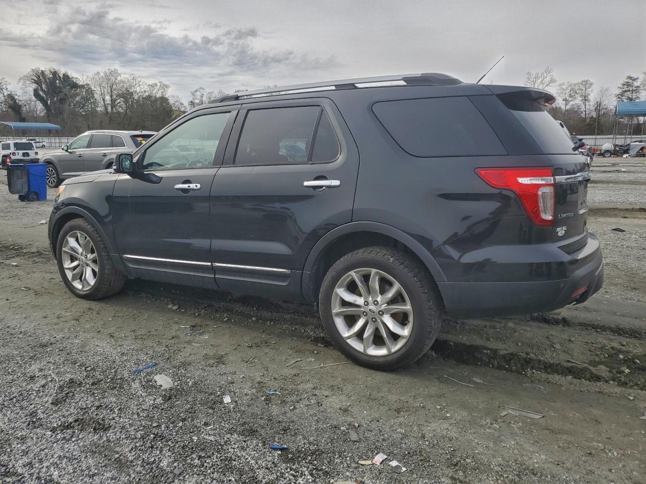 Ford Explorer Limited Image 12