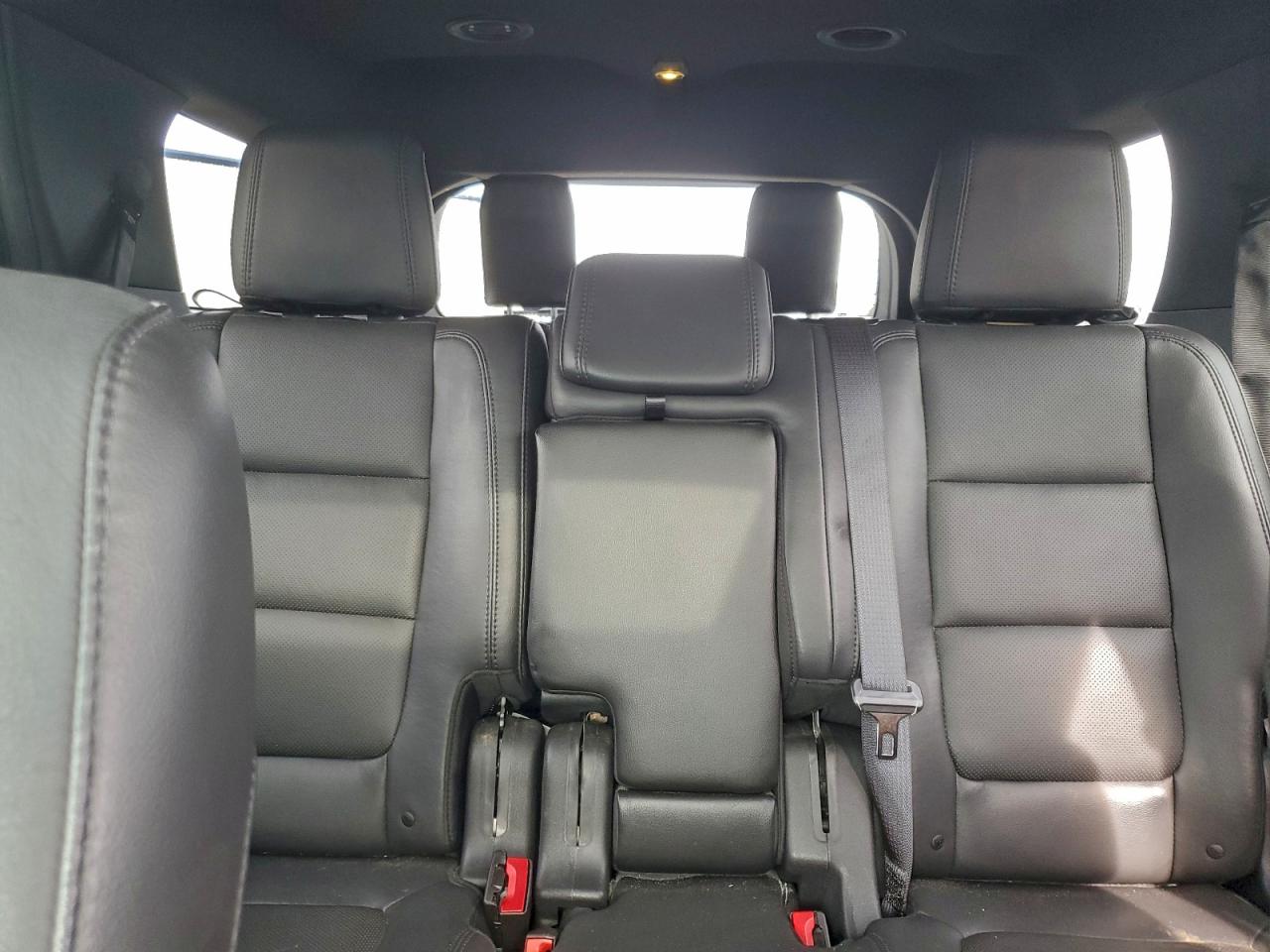 Ford Explorer Limited Image 9