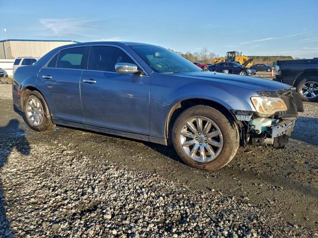 Chrysler 300 Limited Image 5