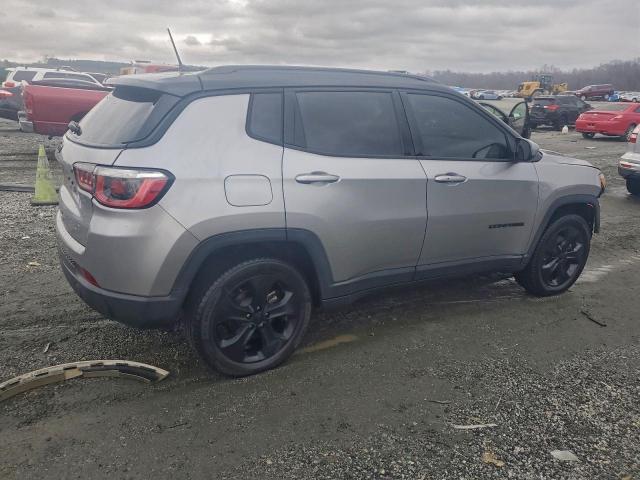 Jeep Compass Latitude Image 2