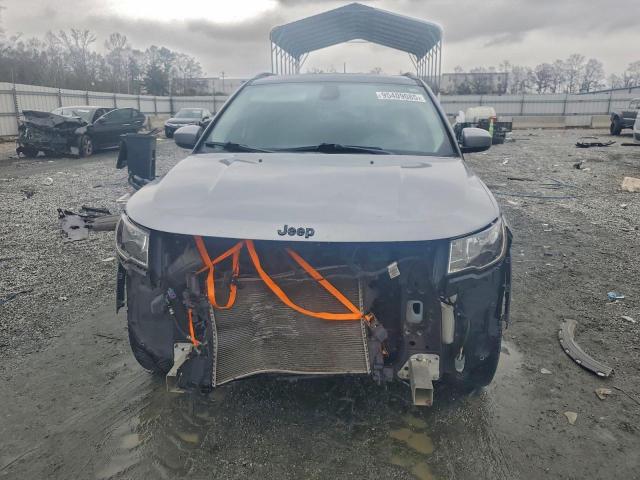 Jeep Compass Latitude Image 9