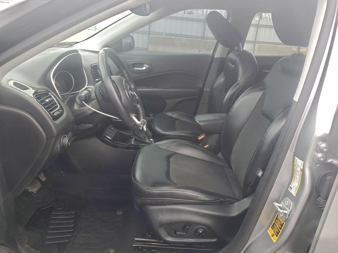 Jeep Compass Latitude Image 12