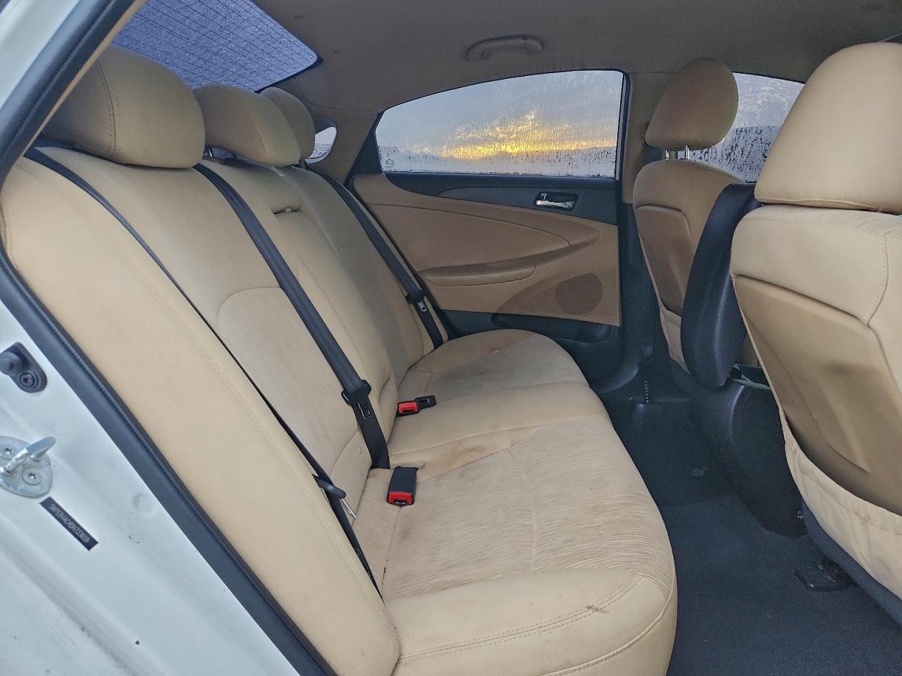 Hyundai SONATA Gls Image 9