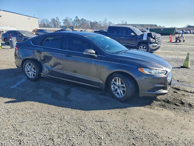 Ford Fusion Se Image 3