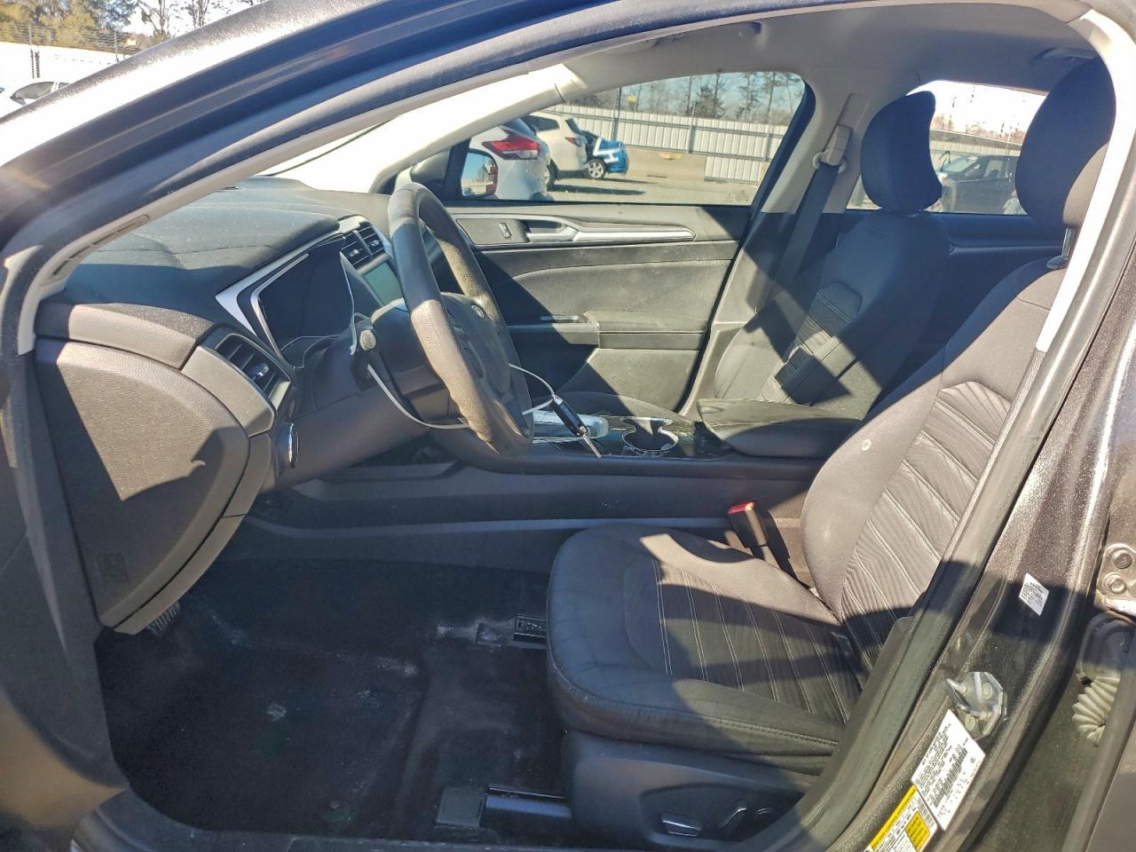 Ford Fusion Se Image 4