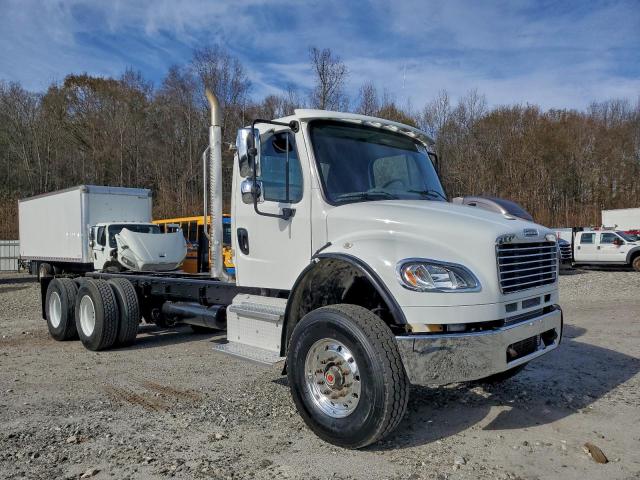 Salvage Freightliner M2 106 Med