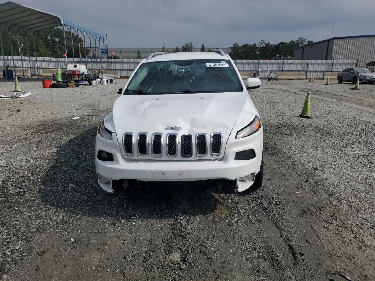 Jeep Grand Cherokee Latitude Image 2