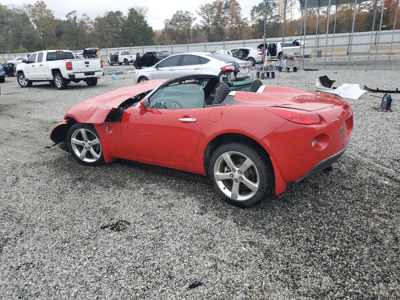 Pontiac Solstice Image 2