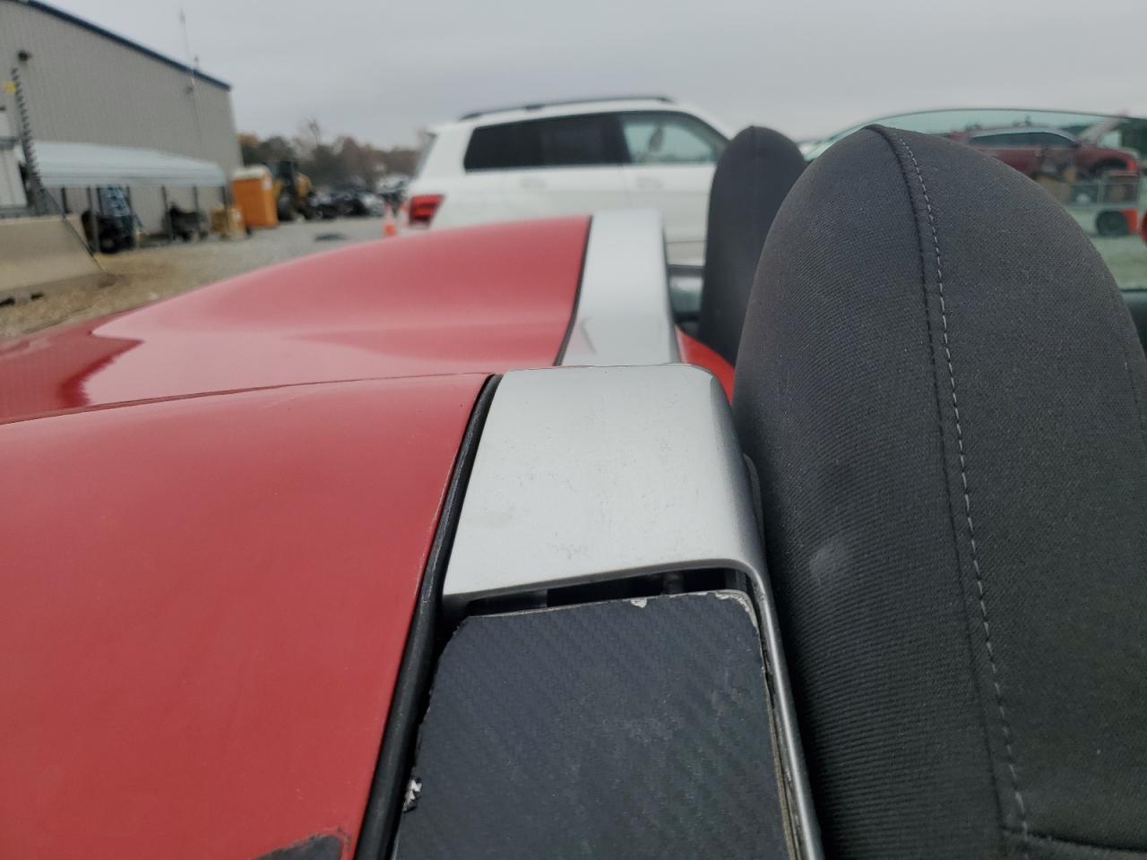 Pontiac Solstice Image 8