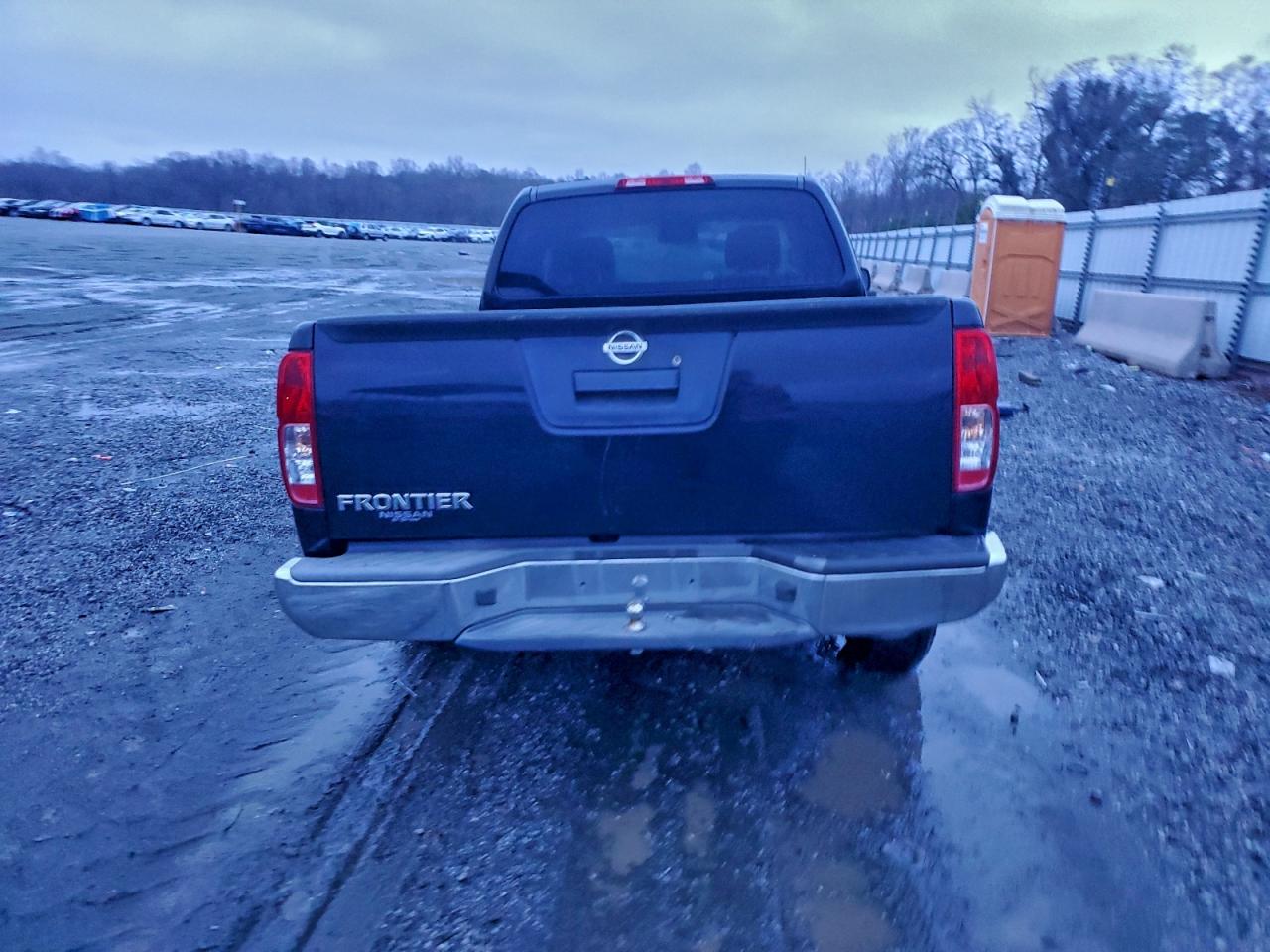 Nissan Frontier S Image 9