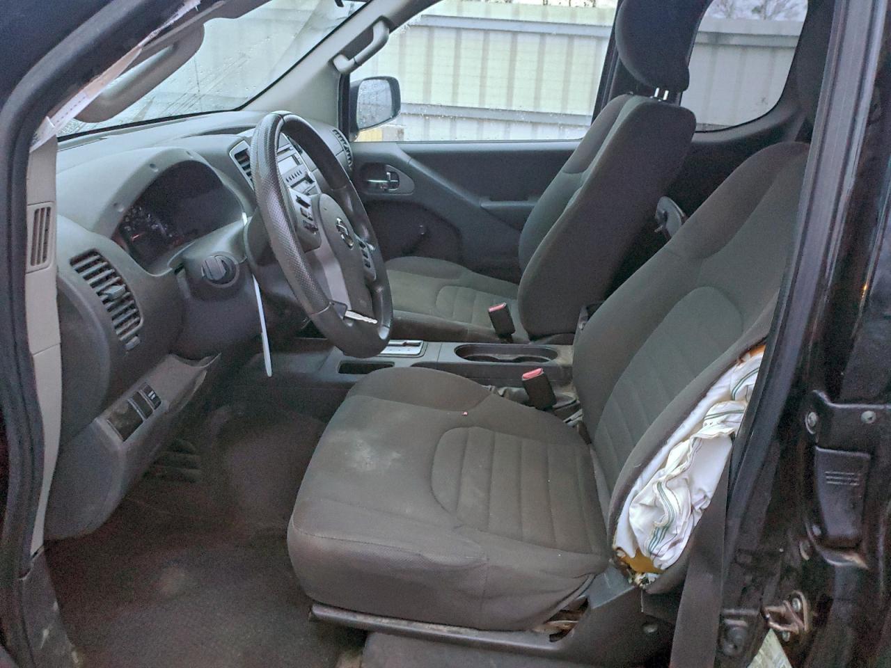 Nissan Frontier S Image 7