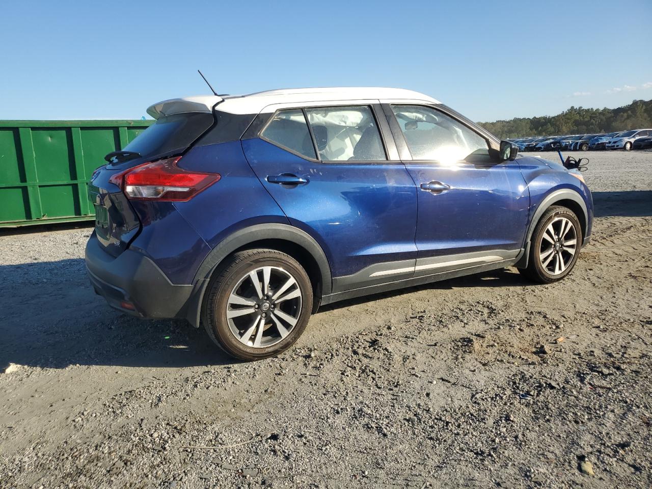 Nissan Kicks S Image 2