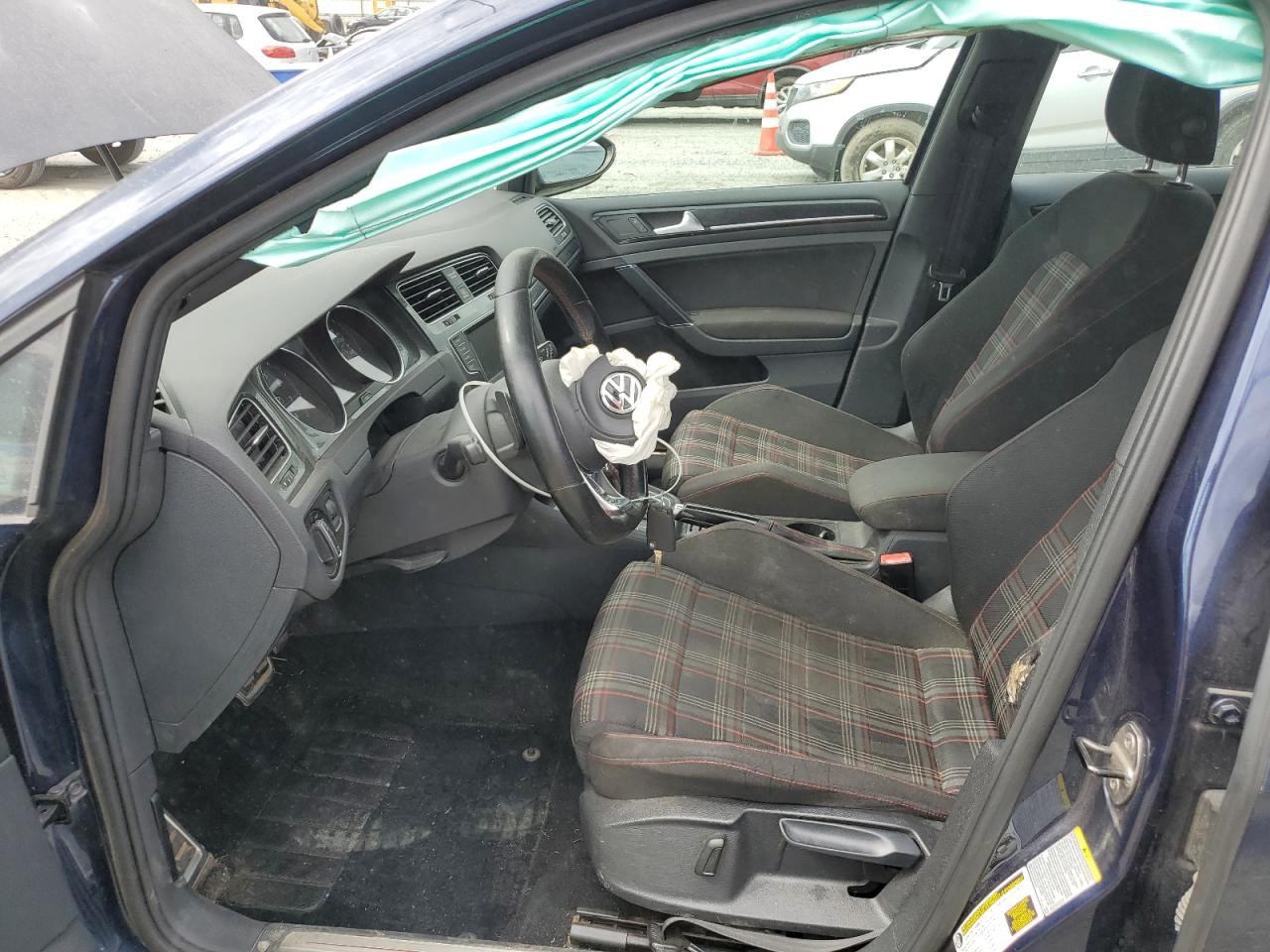 Volkswagen GTI Image 7