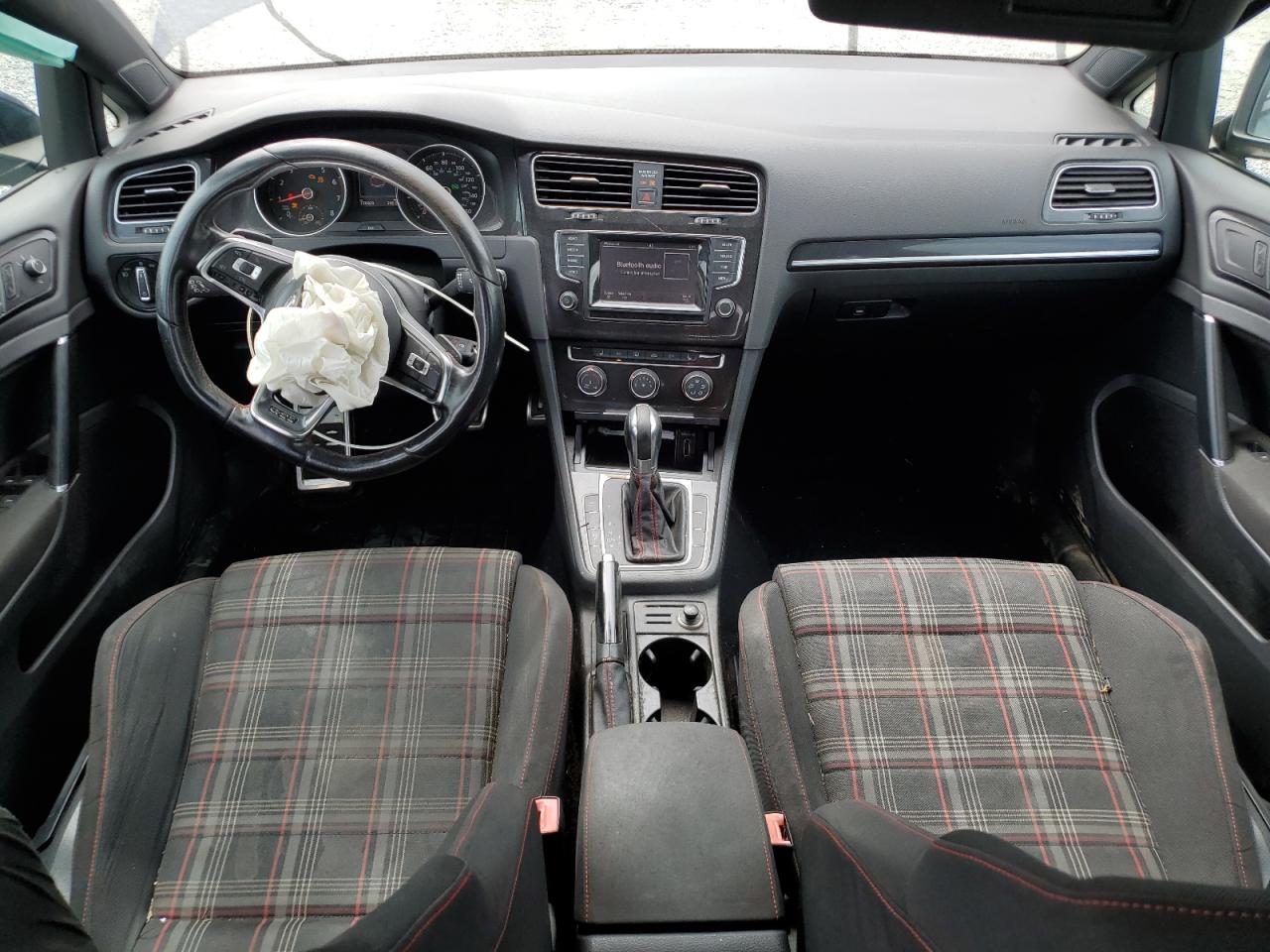 Volkswagen GTI Image 4