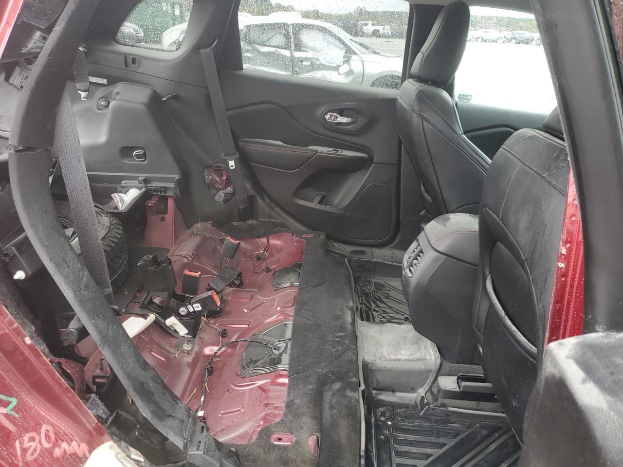 Jeep Cherokee Trailhawk Image 9