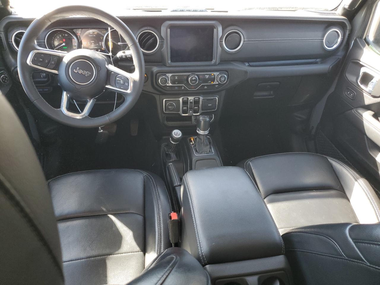 Jeep Wrangler Sahara 4xe Image 9