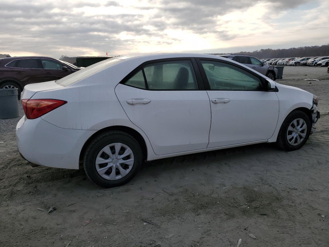 Toyota Corolla L Image 3