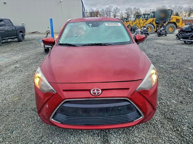 Toyota Scion Image 7