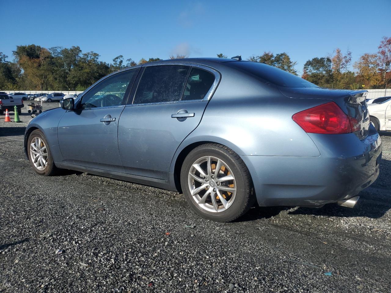 INFINITI G37 Base Image 2