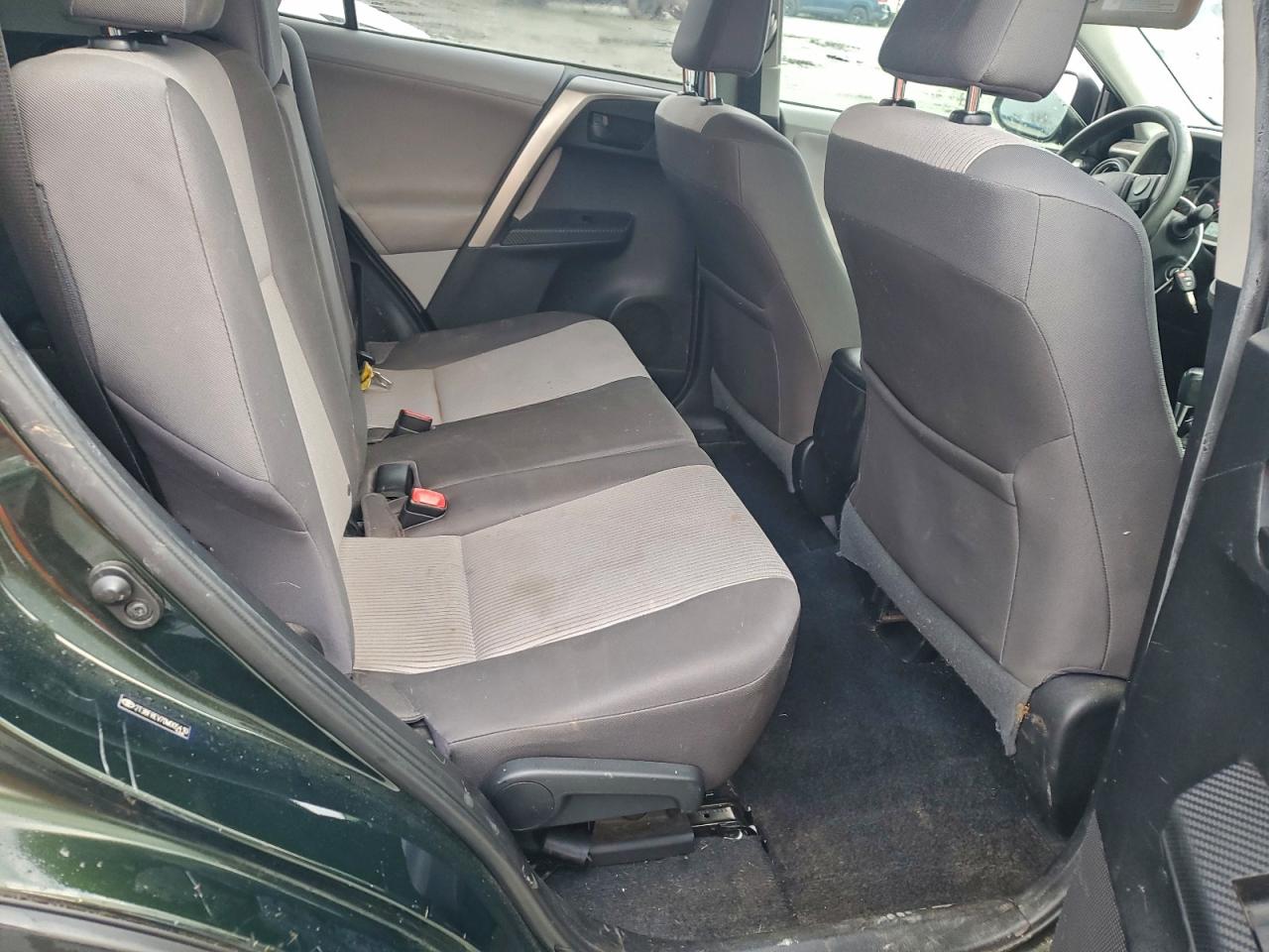 Toyota RAV4 Le Image 7