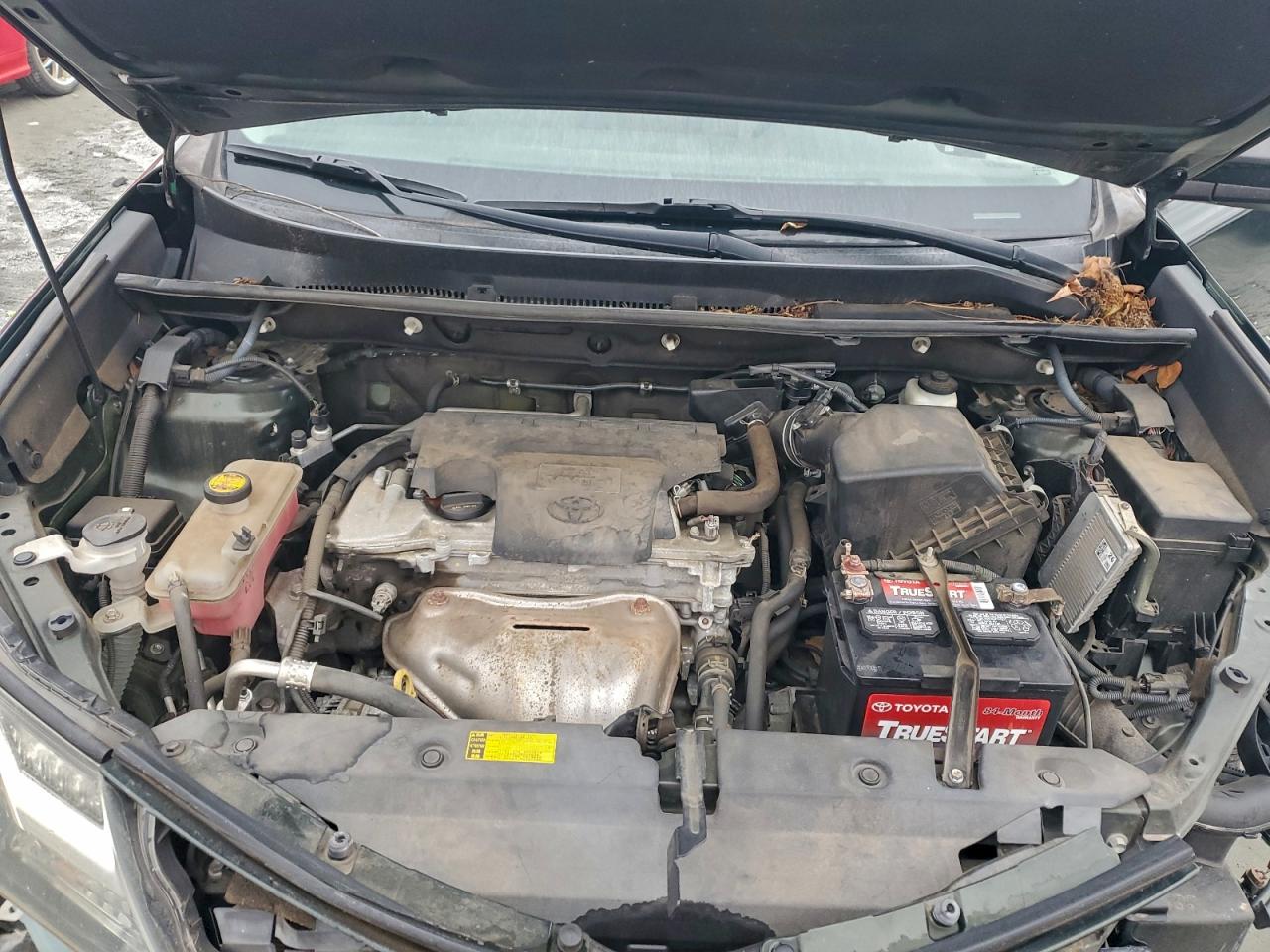 Toyota RAV4 Le Image 10