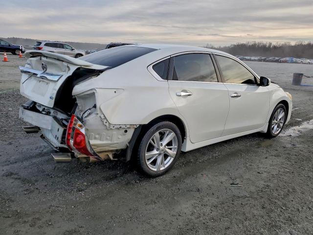 Nissan Altima 2.5 Image 2