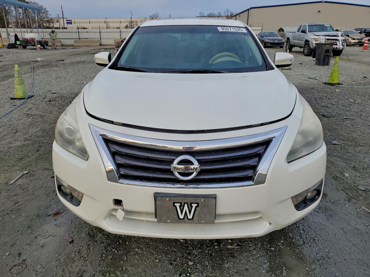 Nissan Altima 2.5 Image 3