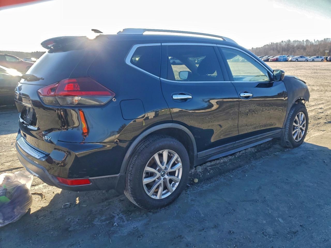 Nissan Rogue S Image 3